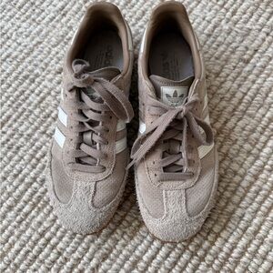 Adidas brown fuzzy suede sambas